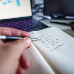 Mniej zwrotów, więcej zysków: jak lepsze planowanie ratuje sprzedaż online