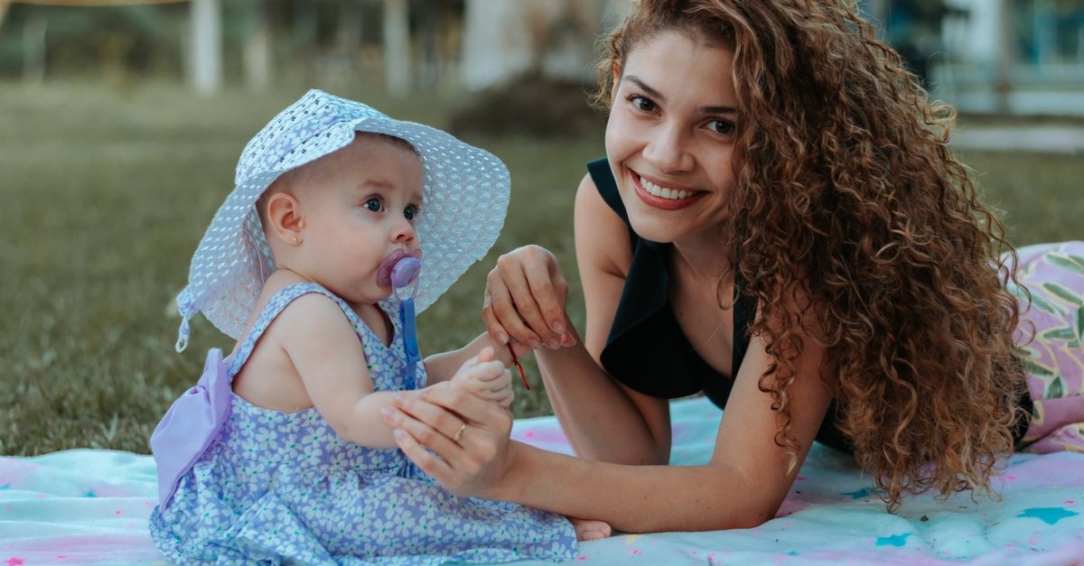 Piknik z maluchem bez stresu: sprytne przygotowania, które ratują dzień